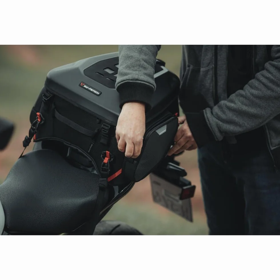 PRO Rearbag Tail Bag 1680D Ballistic Nylon. Black/Anthracite. 22-34 l.